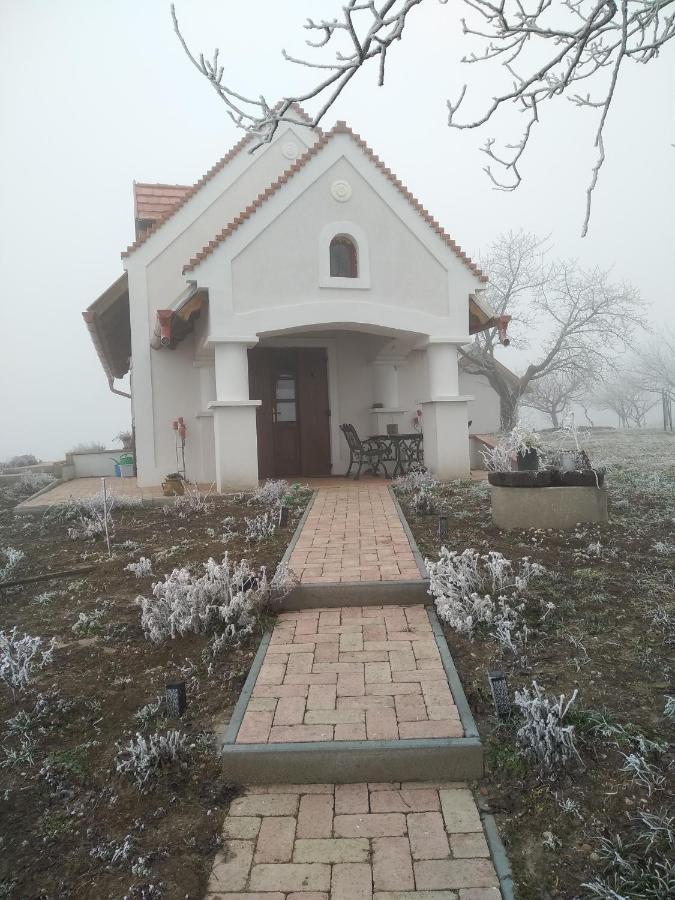 Casa Beata Villa Lesencetomaj Екстериор снимка