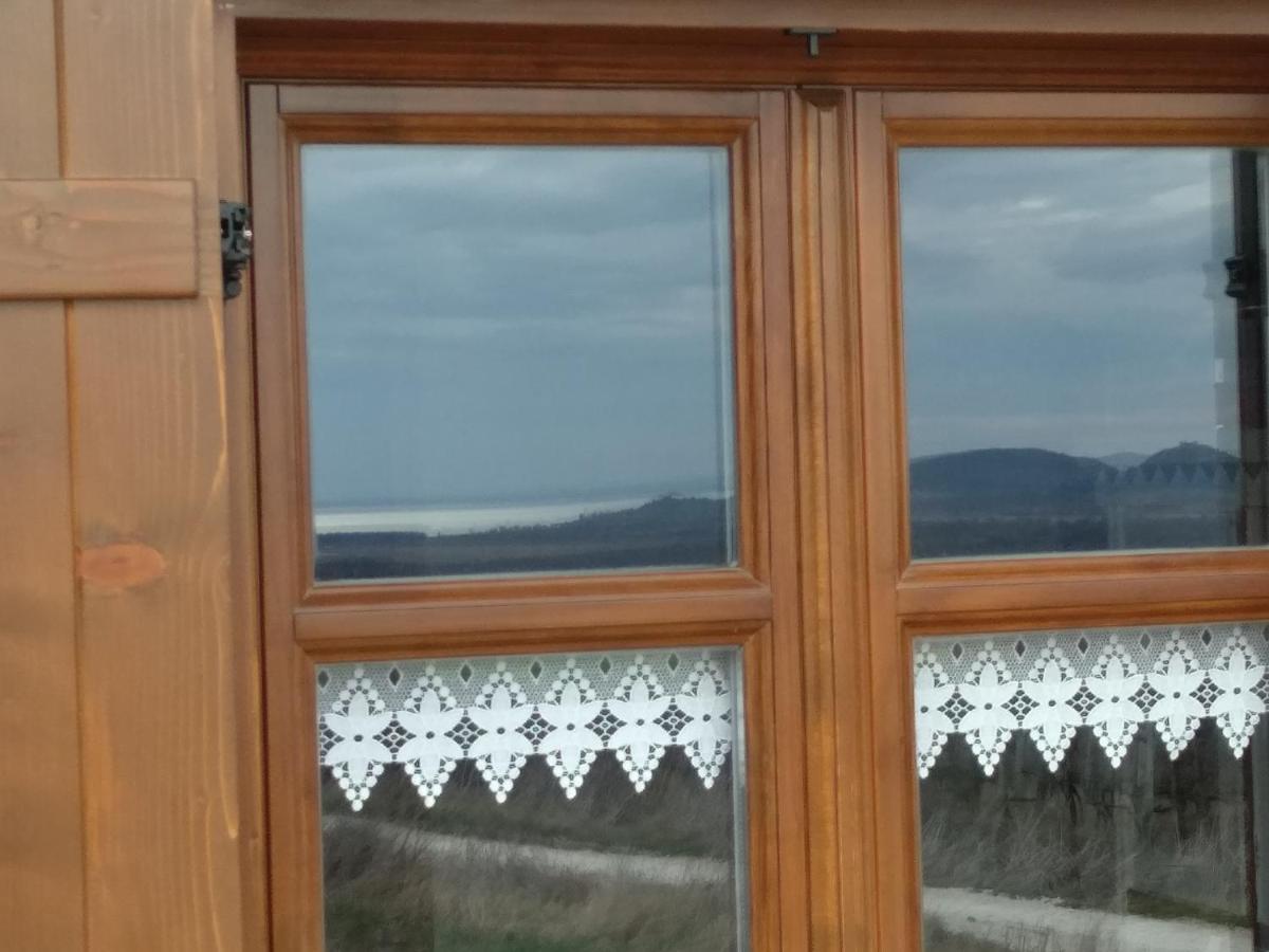 Casa Beata Villa Lesencetomaj Екстериор снимка
